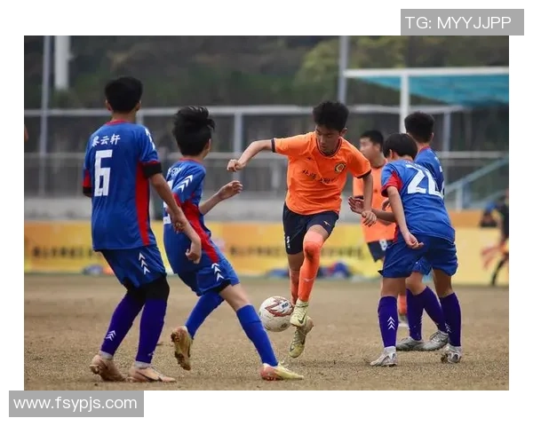 模仿足球巨星经典动作挑战赛 打造专属个人特色的足球技巧风采
