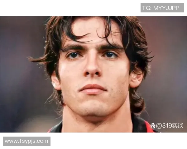 《传奇球星瞬间定格 展现足球场上的无与伦比风采》