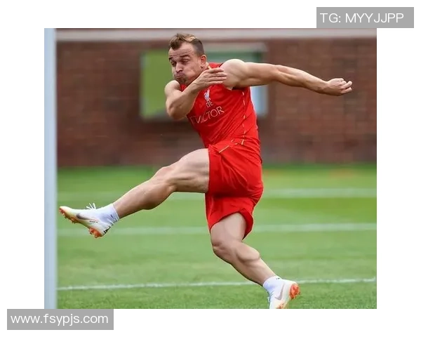 哪位知名足球球星身材健硕却意外没有明显腹肌线条