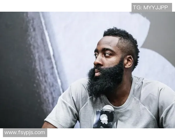 帕尼尼足球球星卡开启亲笔签名收藏新纪元 球迷热情空前高涨